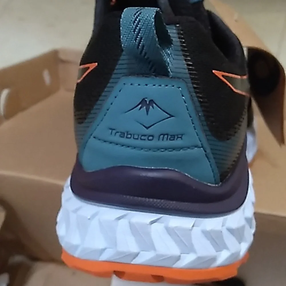 ASICS Running Shoes 8 RUNS SMALLER TRUE 7.5 - Picture 8 of 14